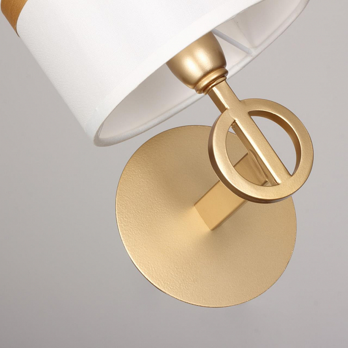 Светильник Favourite 2634-1W